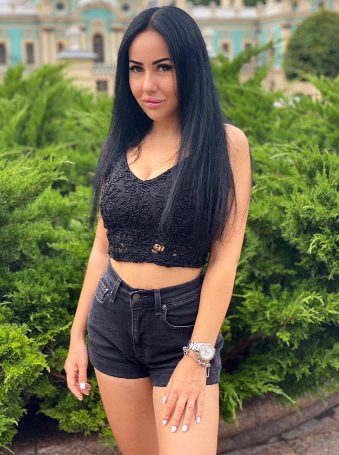 Sefaköy Escort Bayan Derya İle Baş Döndürücü Anlar